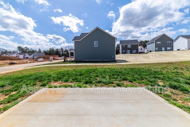 Building Photo - 7703 Honey Oaks Rd