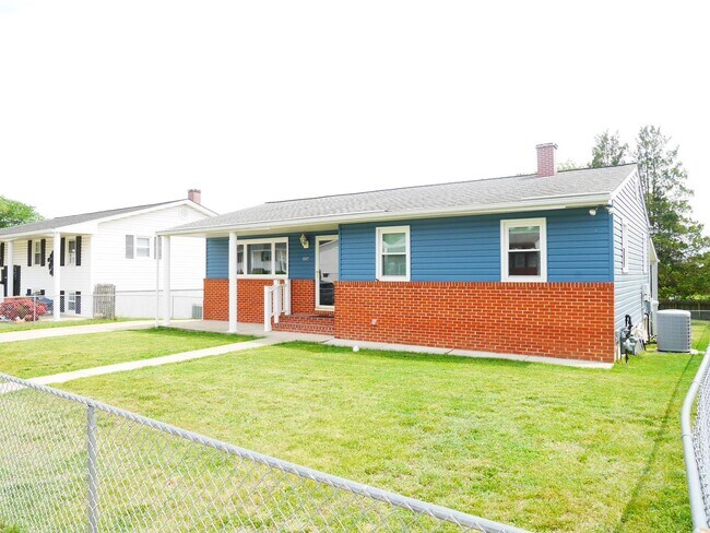 Primary Photo - Charming 3-Bedroom Single Family Home with...