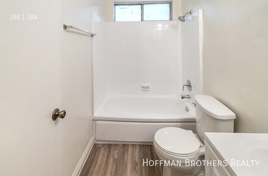 Building Photo - 20436 Cohasset St