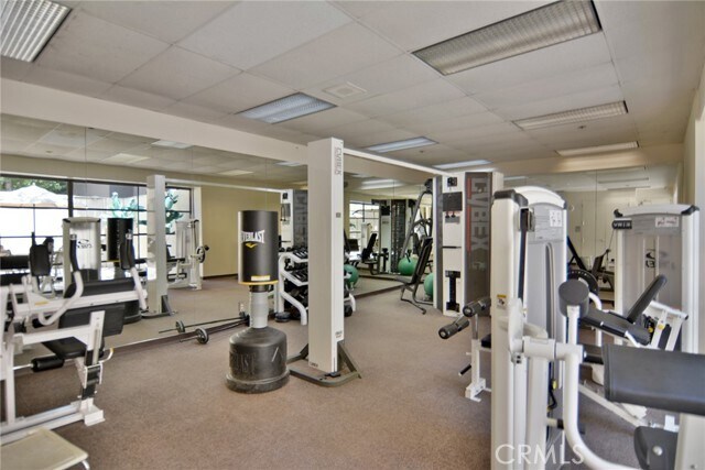 Building Photo - 600 W 9th St