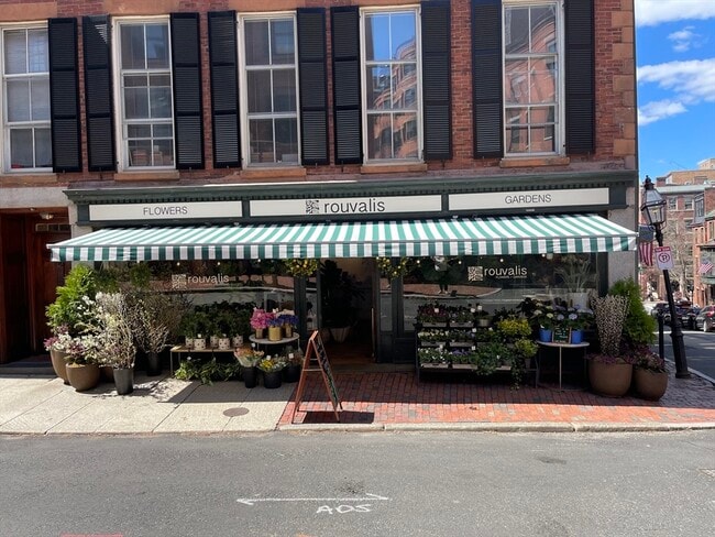 Building Photo - 100 Charles St