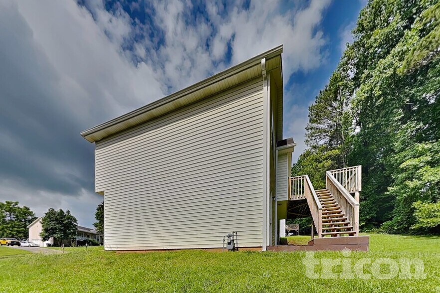 Building Photo - 6316 Wellington Ct