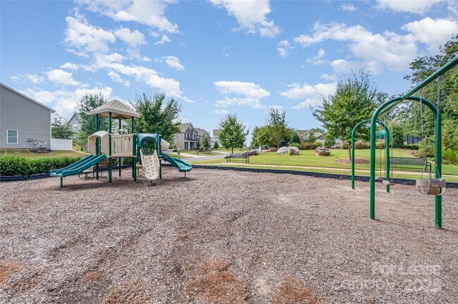 Building Photo - 2383 Palmdale Walk Dr
