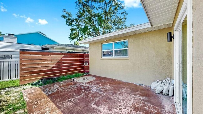 Building Photo - 5435 Drinkard Dr