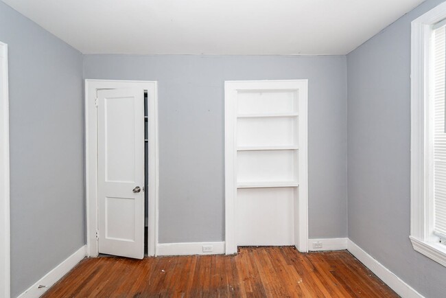 Building Photo - 3 Bedroom, 1 Bathroom Home in Dorchester Terrace - North Charleston