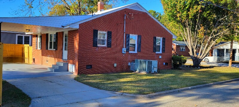 Building Photo - 801 Paul St