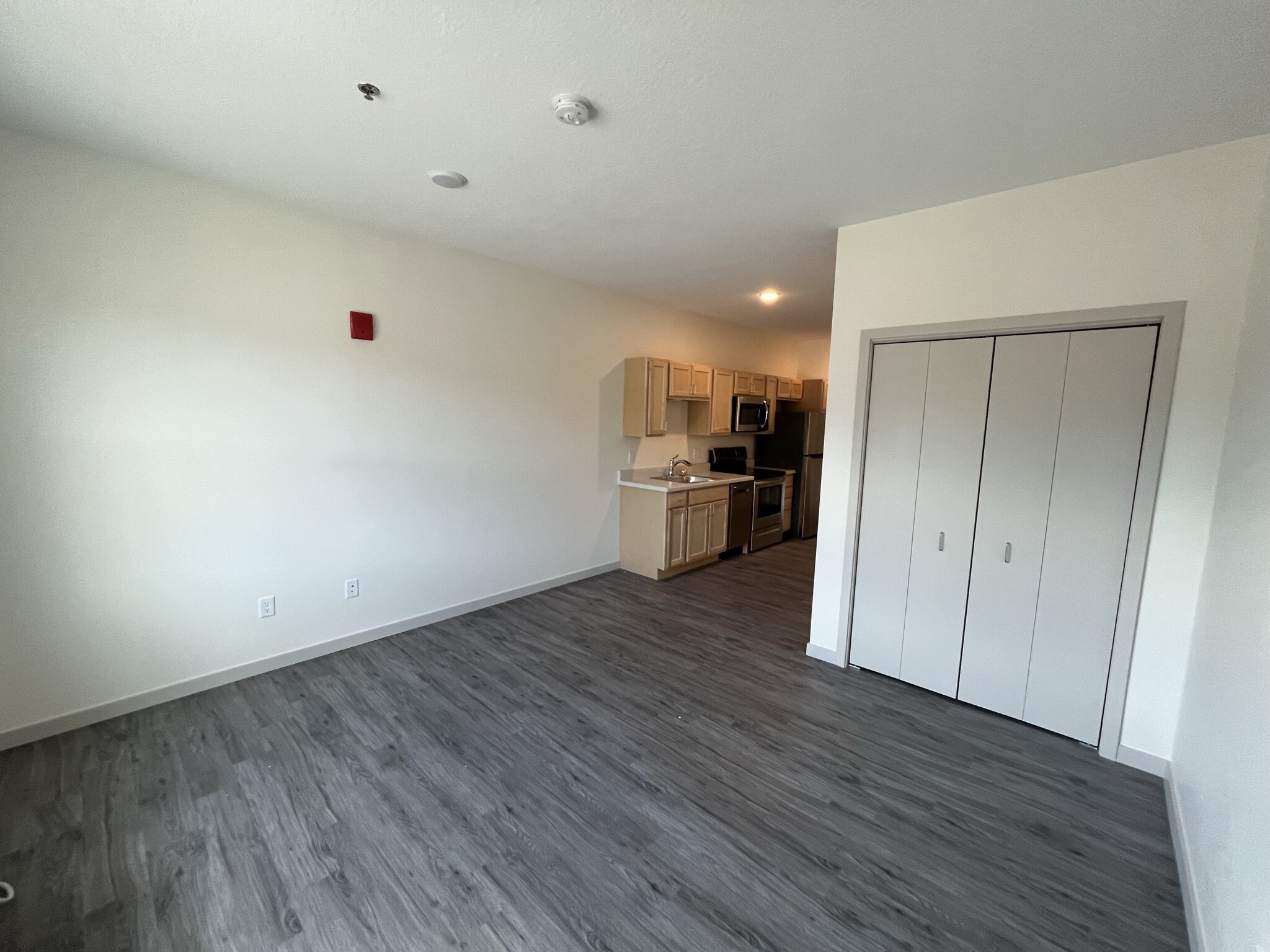 Living Space - 202 Valley Green Sq