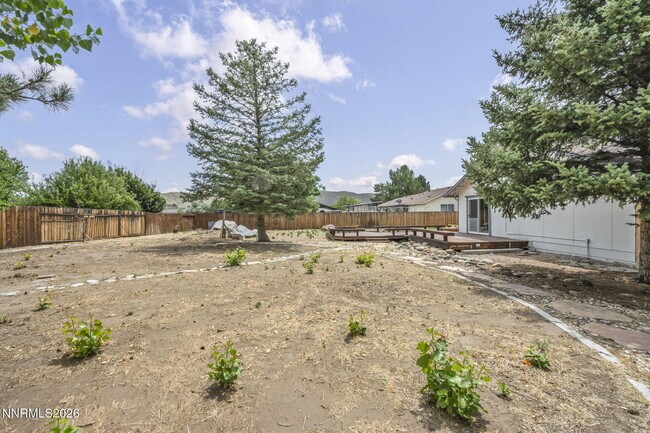 Building Photo - 17575 Parrot Dr