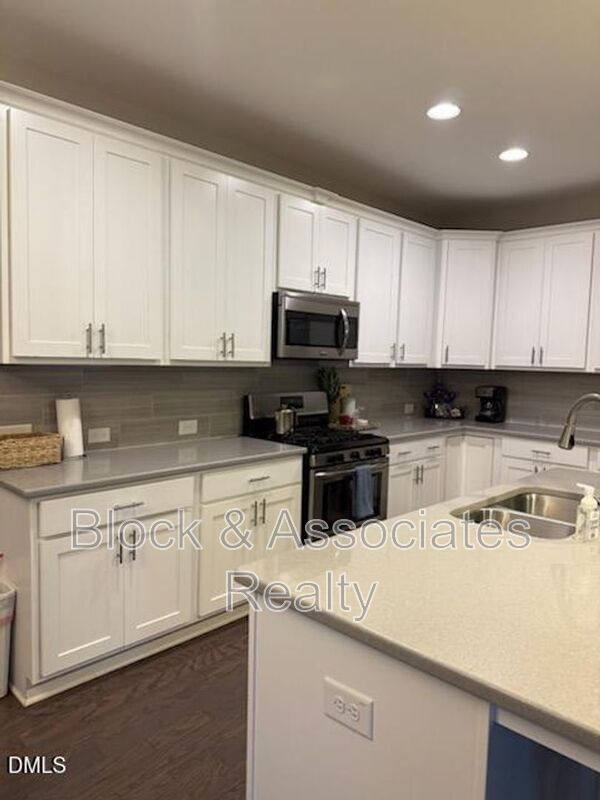 Building Photo - 8912 Tara Hill Ln
