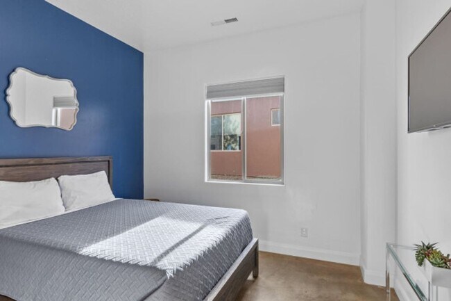 Building Photo - The Desert Jewel