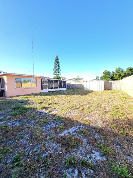 Backyard - 1440 Brixton Ln