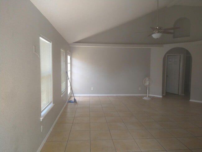 Building Photo - 3920 Tierra Marfil Rd