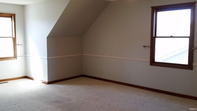 Building Photo - 2939 Woodside Ct