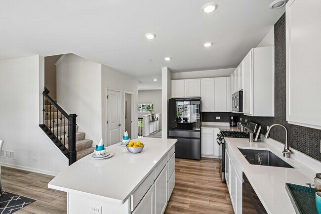 Building Photo - 1611 Bentz Way