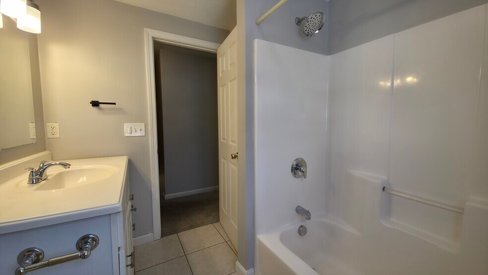 Building Photo - 1 Rosamond St