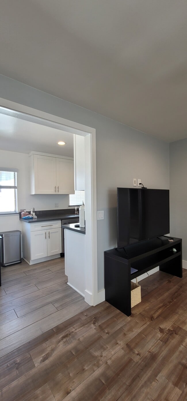 Living rm - kitchen - 2604 Graham Ave