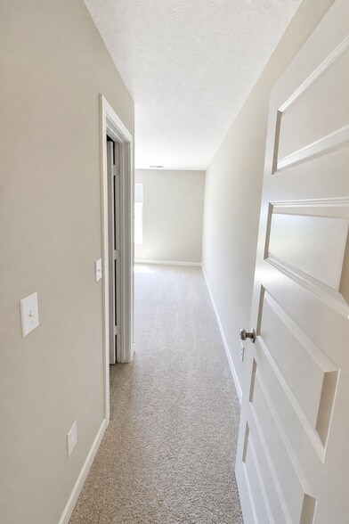 Building Photo - 9160 Larson Dr