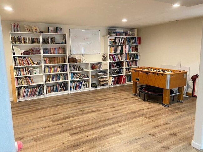 Building Photo - Beautiful 5 Bed, 4 Bath Home in D-12, Minutes from Ft. Carson, Shopping and Downtown