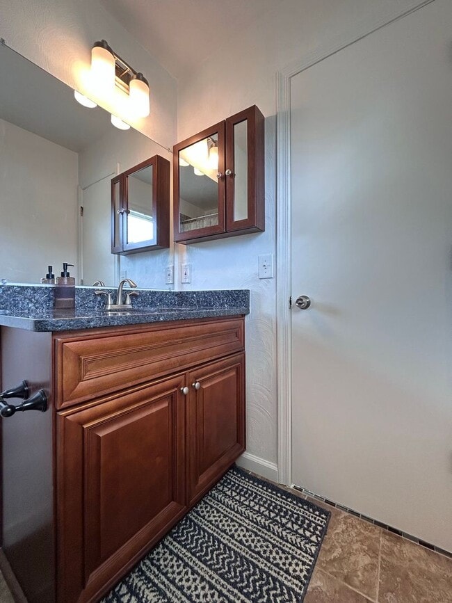 Building Photo - 3-bedroom Gem in the heart of Virginia Beach! "ASK ABOUT OUR ZERO DEPOSIT"