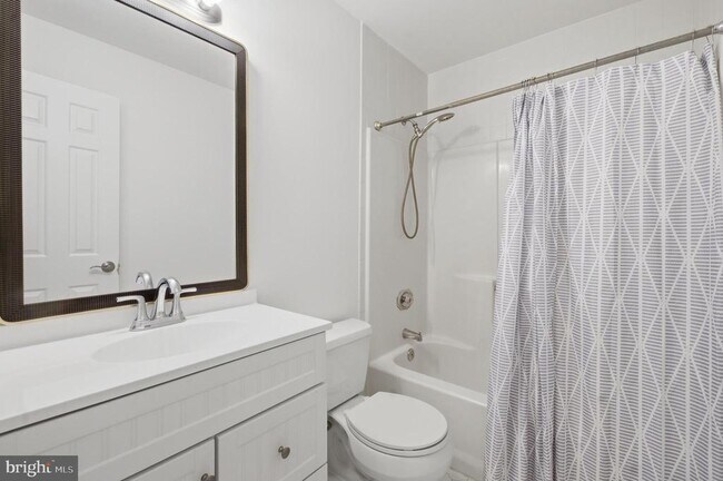 Building Photo - 46601 Carriage Ct