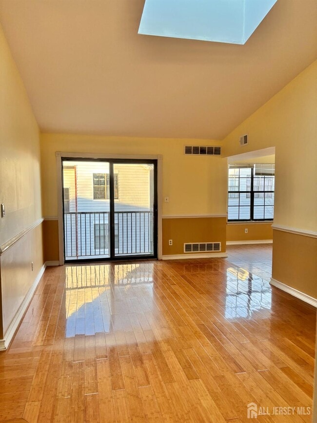 Building Photo - 98 Keystone Ct