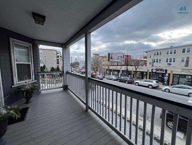 Building Photo - 142 Washington St