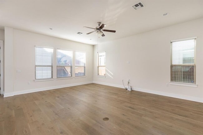 Building Photo - 2401 McBee St