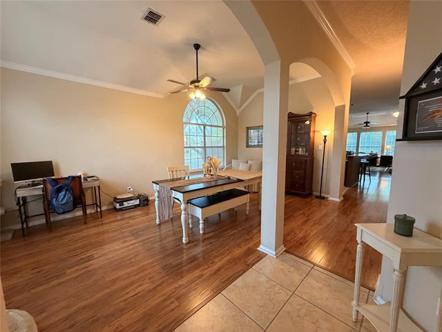 Building Photo - 8640 Woodcreek Dr