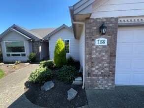 Building Photo - 7168 Lawnridge St NE