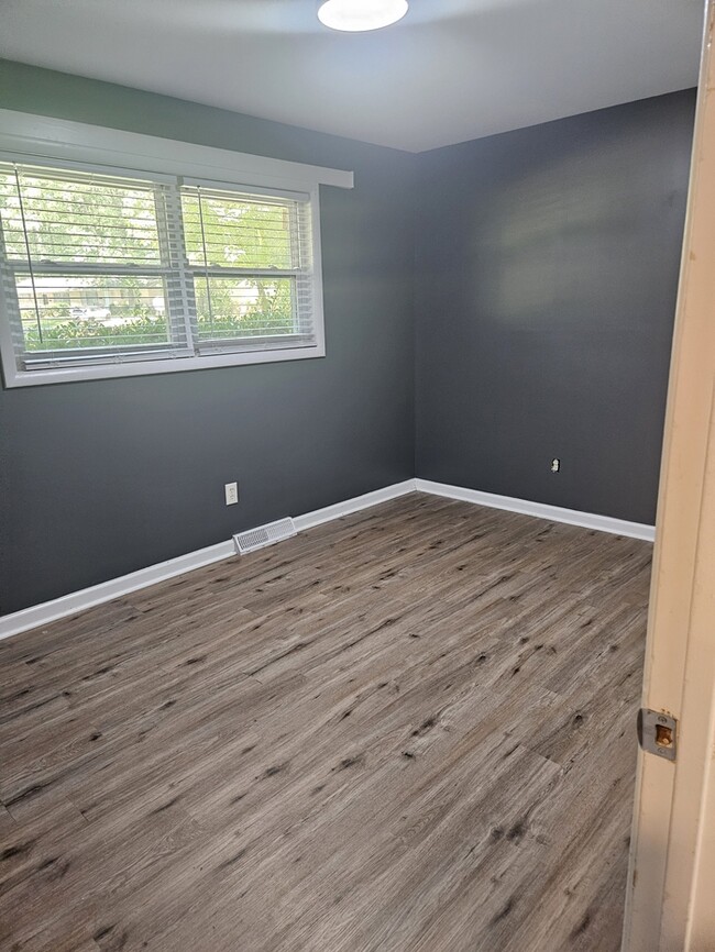 Building Photo - Condo for Rent