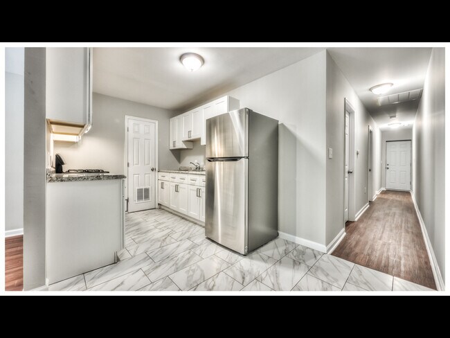 Building Photo - 119 Main St