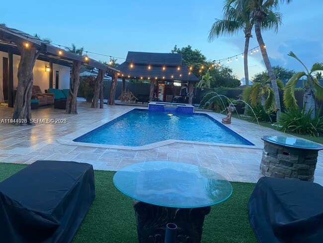 Building Photo - 4872 SW 140th Ave