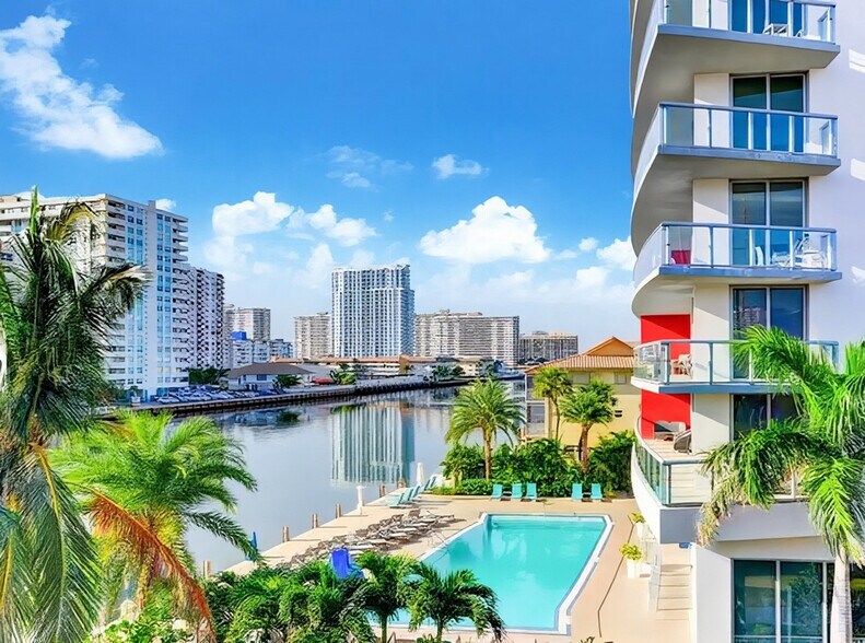 Building Photo - 2601 E Hallandale Beach Blvd