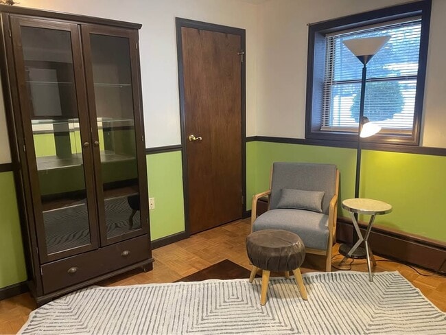 Building Photo - 16 Bonticou View Dr