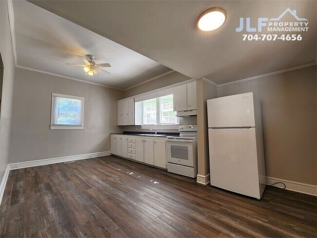 Building Photo - Cute 2 Bed/1 Bath Ranch in Downtown Kannapolis!