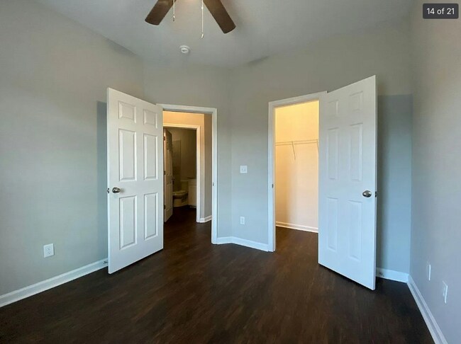 Building Photo - 6132 Burbank Crossing Loop