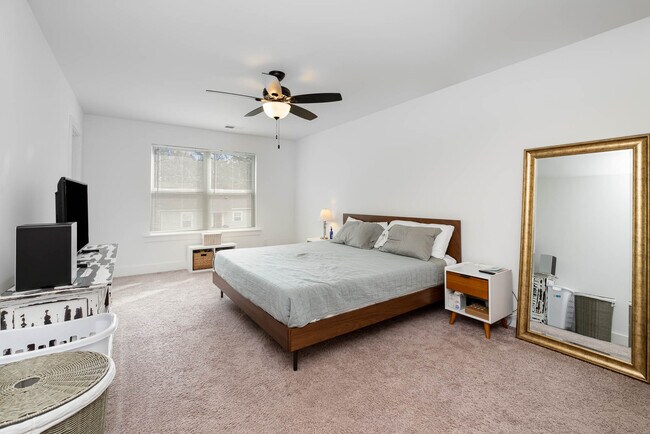 Building Photo - 2703 Wells St