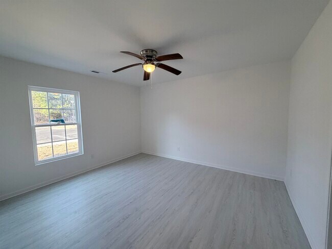Building Photo - 171-179 Charter Dr