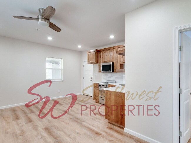 Building Photo - Absolutely gorgeous 1 bedroom 1 bath boutique style living