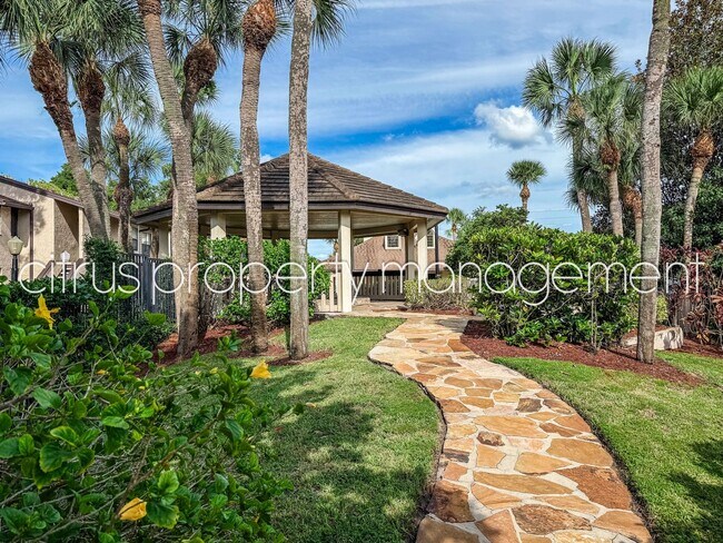 Building Photo - Winter Park 2/2 Condo in Charming Parkview...