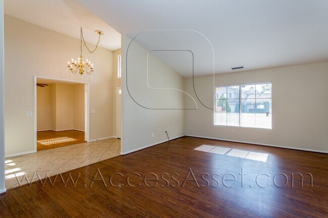 Building Photo - 40025 Athena Ln