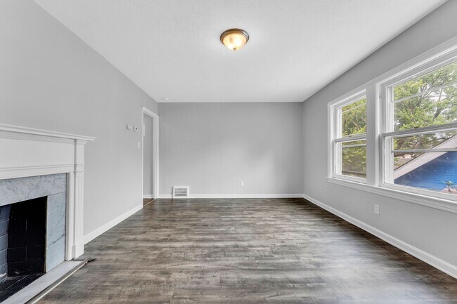 Building Photo - 3842 W. 133