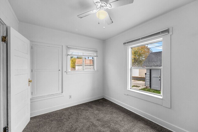 Building Photo - Charming Garland Area Home!