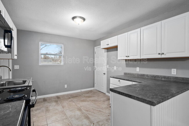 Building Photo - 50 Lynn Meadows Ln