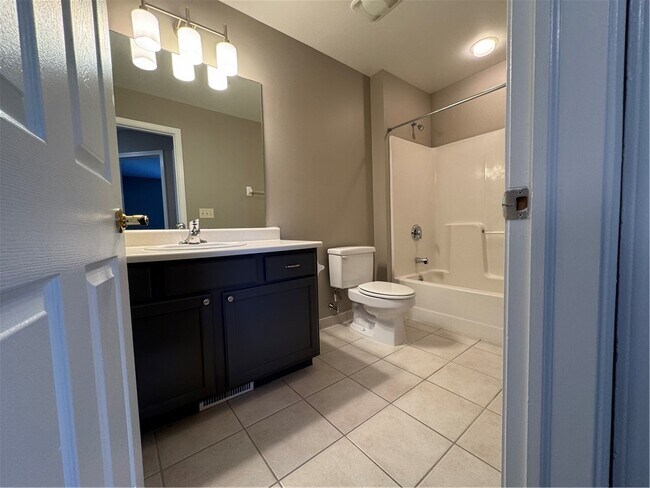 Building Photo - 39 Captains Cove Ln