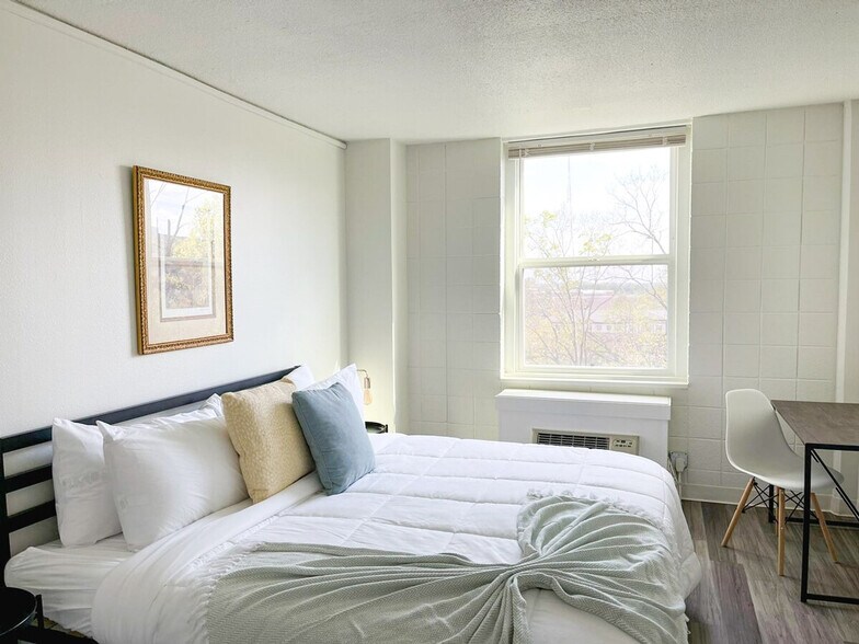 Building Photo - 2515 Burnet Ave