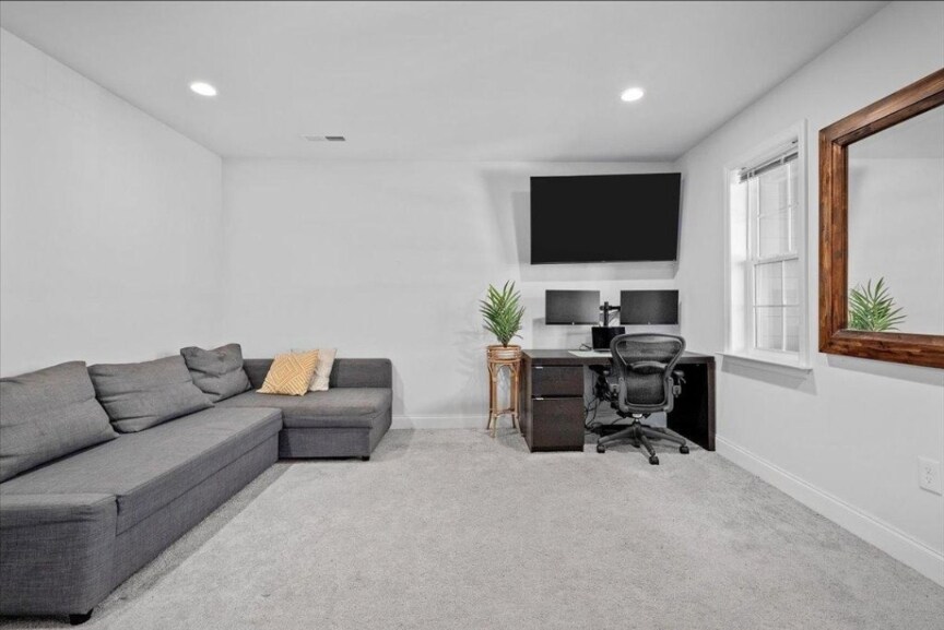 Building Photo - 2131 Westcott Ln