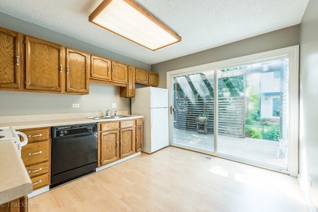 Building Photo - 2191 Stonehaven Way
