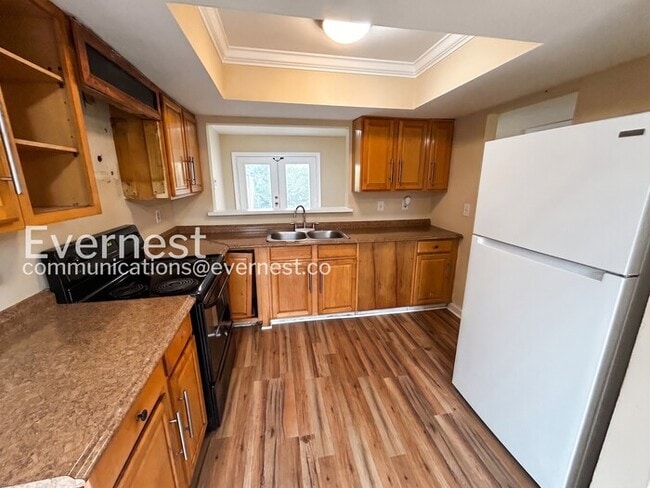 Building Photo - 9 Sycamore Ct