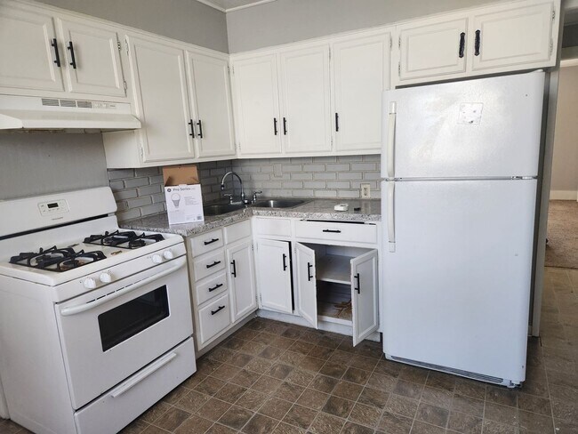 Building Photo - Par 2